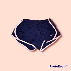 Nike booty shorts🔥